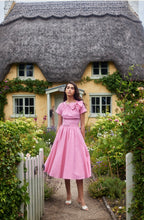 Laden Sie das Bild in den Galerie-Viewer, Emily Dress pink gingham