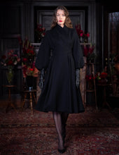 Laden Sie das Bild in den Galerie-Viewer, Rendezvous Mantel black