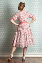 Laden Sie das Bild in den Galerie-Viewer, Vicky Floria Summer Dress