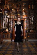 Laden Sie das Bild in den Galerie-Viewer, Myth Kleid obscure