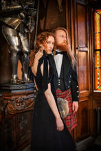 Laden Sie das Bild in den Galerie-Viewer, Myth Kleid obscure