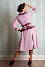 Laden Sie das Bild in den Galerie-Viewer, Xanthe Mai Figure Swing Dress