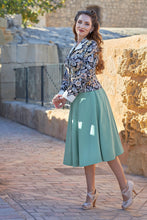 Laden Sie das Bild in den Galerie-Viewer, Briona-Minty Rock