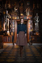 Laden Sie das Bild in den Galerie-Viewer, Library Rock hazel