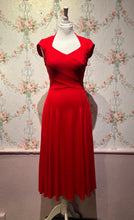 Laden Sie das Bild in den Galerie-Viewer, KLEID V.I.V.I.A.N