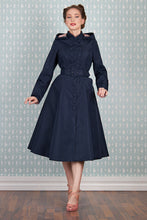 Laden Sie das Bild in den Galerie-Viewer, Laina-Lee Reversible water-repellent Coat