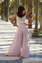 Laden Sie das Bild in den Galerie-Viewer, Corina-Rosite Miss Candyfloss signature sleeveless cotton-linen blend floral Jumpsuit