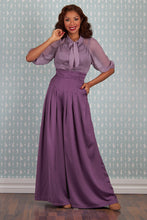 Laden Sie das Bild in den Galerie-Viewer, Hope-Violette Glamour of the 1940s with our Rita Hayworth satin palazzo Pants