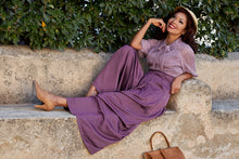 Laden Sie das Bild in den Galerie-Viewer, Hope-Violette Glamour of the 1940s with our Rita Hayworth satin palazzo Pants