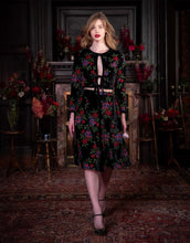 Laden Sie das Bild in den Galerie-Viewer, Rebel Rock velvet rose