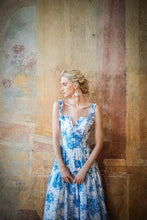 Laden Sie das Bild in den Galerie-Viewer, Ragazza Kleid celeste