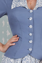 Laden Sie das Bild in den Galerie-Viewer, Claudia-Sable 1940s-Inspired blazer-blouse