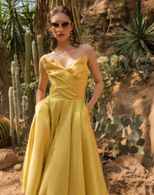 Laden Sie das Bild in den Galerie-Viewer, Cheerful Kleid