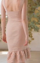 Laden Sie das Bild in den Galerie-Viewer, Amante Kleid