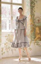 Laden Sie das Bild in den Galerie-Viewer, Pompadour Jacke