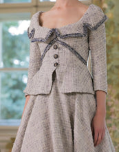 Laden Sie das Bild in den Galerie-Viewer, Pompadour Jacke