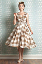 Laden Sie das Bild in den Galerie-Viewer, Marcella Sadie Checkered Dress

