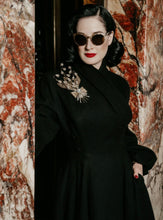 Laden Sie das Bild in den Galerie-Viewer, Rendezvous Mantel black
