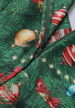 Laden Sie das Bild in den Galerie-Viewer, Langärmliges Kleid Scarlette mit Weihnachtsbaummuster in Green
