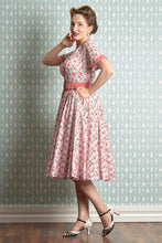 Laden Sie das Bild in den Galerie-Viewer, Vicky Floria Summer Dress
