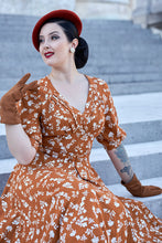 Laden Sie das Bild in den Galerie-Viewer, Ethel-Tarnia Fall in love Dress
