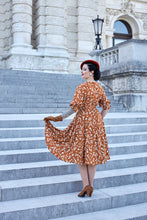 Laden Sie das Bild in den Galerie-Viewer, Ethel-Tarnia Fall in love Dress
