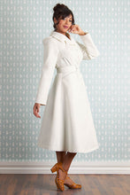 Laden Sie das Bild in den Galerie-Viewer, Anais-May Stylish Water-repellent Spring Coat
