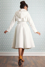Laden Sie das Bild in den Galerie-Viewer, Anais-May Stylish Water-repellent Spring Coat

