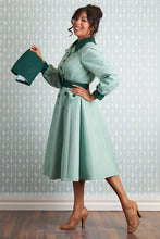 Laden Sie das Bild in den Galerie-Viewer, Aude-Minty Versatile Water-resistant Trench Coat

