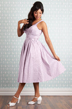 Laden Sie das Bild in den Galerie-Viewer, Esther-Violette Elegant Silkmix Dress
