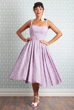 Laden Sie das Bild in den Galerie-Viewer, Thea-Violette Elegant sleeveless Summer Dress

