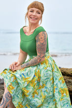 Laden Sie das Bild in den Galerie-Viewer, Renita-Naia Floral Swing Skirt
