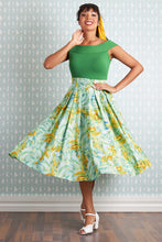 Laden Sie das Bild in den Galerie-Viewer, Renita-Naia Floral Swing Skirt
