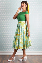 Laden Sie das Bild in den Galerie-Viewer, Renita-Naia Floral Swing Skirt
