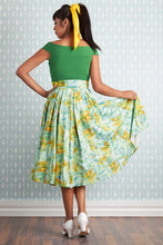 Laden Sie das Bild in den Galerie-Viewer, Renita-Naia Floral Swing Skirt
