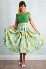 Laden Sie das Bild in den Galerie-Viewer, Renita-Naia Floral Swing Skirt
