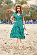 Laden Sie das Bild in den Galerie-Viewer, Hestia Tiffany Embrace 1940s Dress
