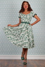 Laden Sie das Bild in den Galerie-Viewer, Kalei-Gia Elegant Summer Swing Dress
