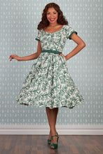 Laden Sie das Bild in den Galerie-Viewer, Kalei-Gia Elegant Summer Swing Dress
