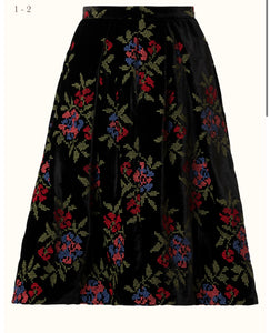 Rebel Rock velvet rose