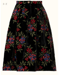 Rebel Rock velvet rose