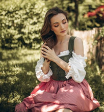 Laden Sie das Bild in den Galerie-Viewer, Eloise Bluse
