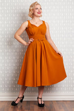 Laden Sie das Bild in den Galerie-Viewer, Kesha Rust Dress
