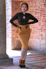 Laden Sie das Bild in den Galerie-Viewer, Thalia-Sun Figure hugging wiggle Skirt
