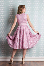 Laden Sie das Bild in den Galerie-Viewer, Barite-Helio Embellished Mesh Summer Dress

