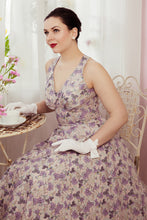 Laden Sie das Bild in den Galerie-Viewer, Lirra-Violette Floral cotton Dress
