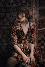 Laden Sie das Bild in den Galerie-Viewer, Cappadocia Kleid
