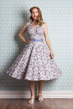 Laden Sie das Bild in den Galerie-Viewer, Lirra-Violette Floral cotton Dress
