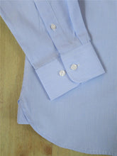 Laden Sie das Bild in den Galerie-Viewer, Hemd Stehkragen blau gestreift
